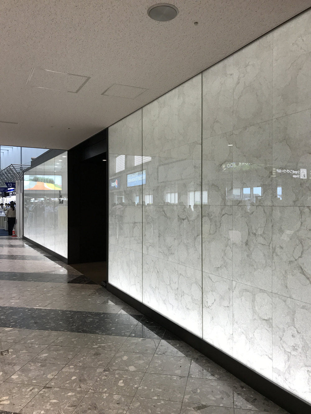 光壁の和紙貼り…たくさん注文いただいています！